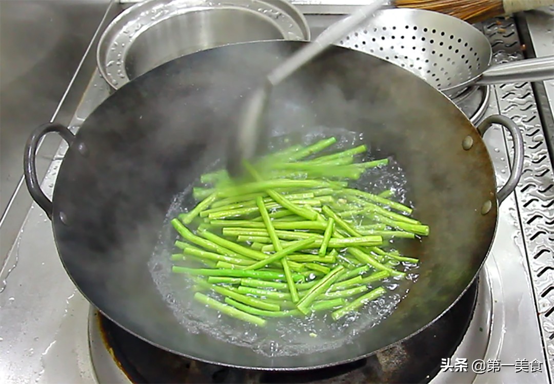 冬季干燥容易便秘，常给家人吃这6种食物，润肠通便，常吃又滋补
