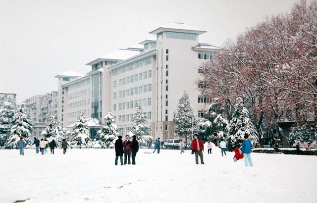 南京市高校排名出炉，东南大学稳居第一，南京农大只能排第三