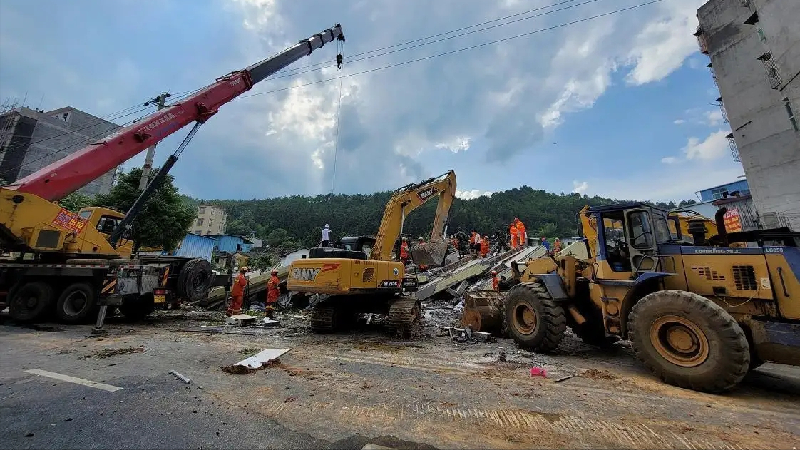 长沙6层楼房坍塌，是什么原因造成的？发生建筑物倒塌该怎么自救