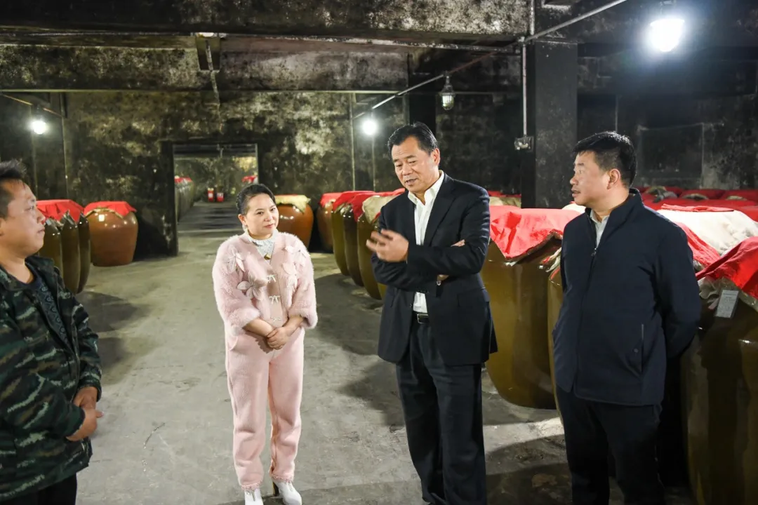 石希欣深入麻阳调研经济发展工作与高铁运行情况