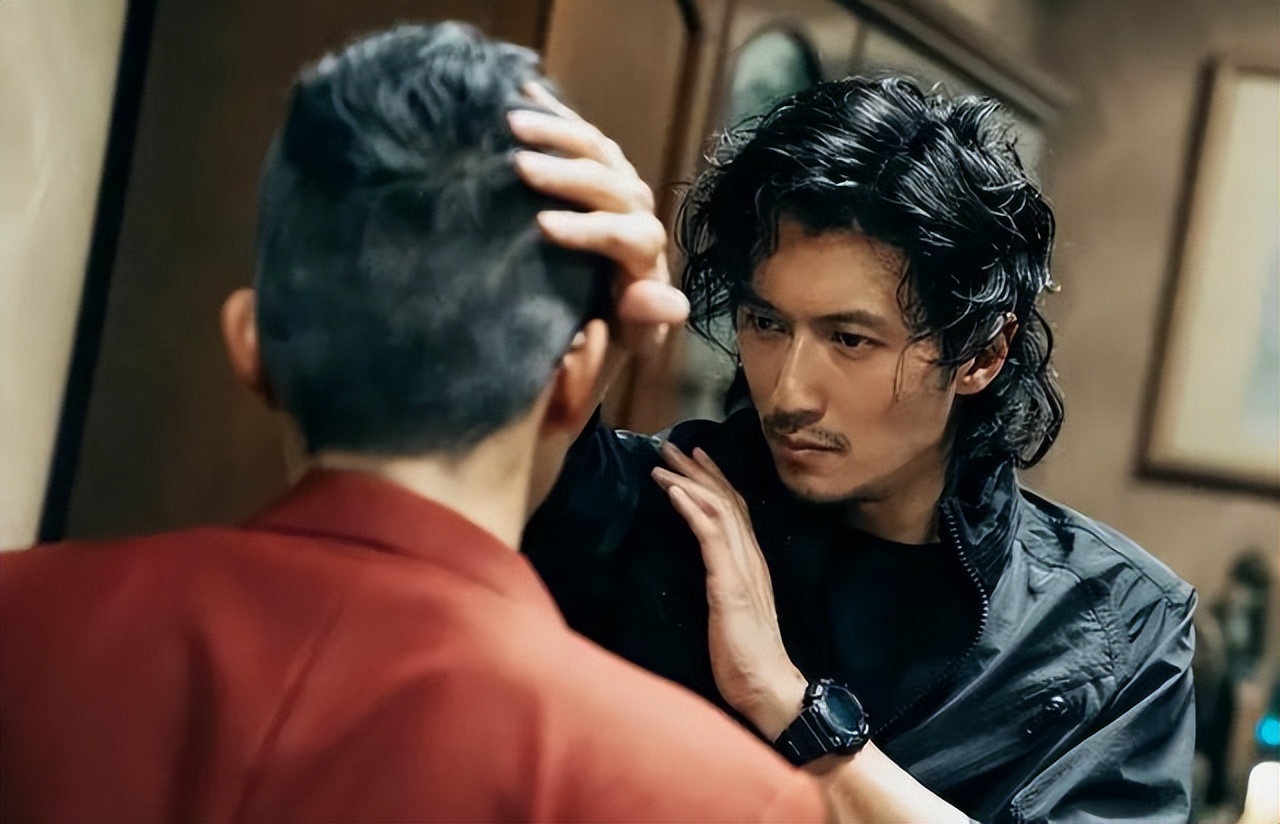 7位“被顽疾缠身”的明星，一个比一个有钱，却难逃病痛的折磨