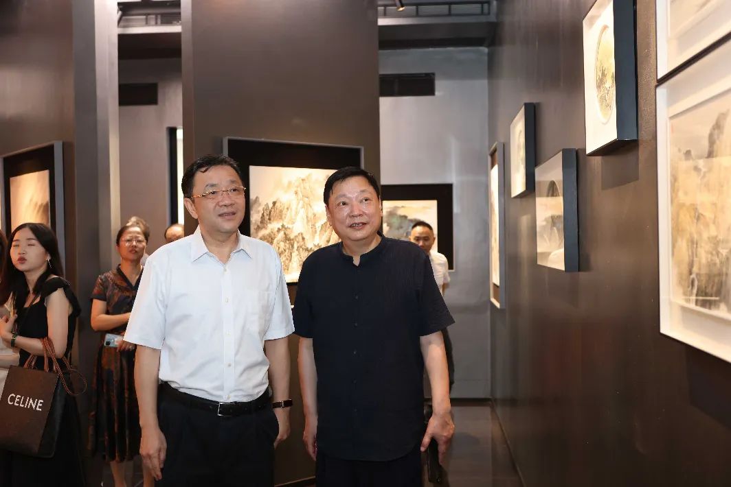 我見青山——佘玉奇山水畫展在南京舉辦