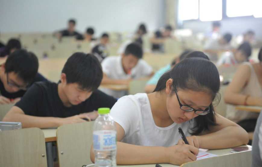 英语四六级成绩公布，及格线到底是425还是426？英语老师给出答案