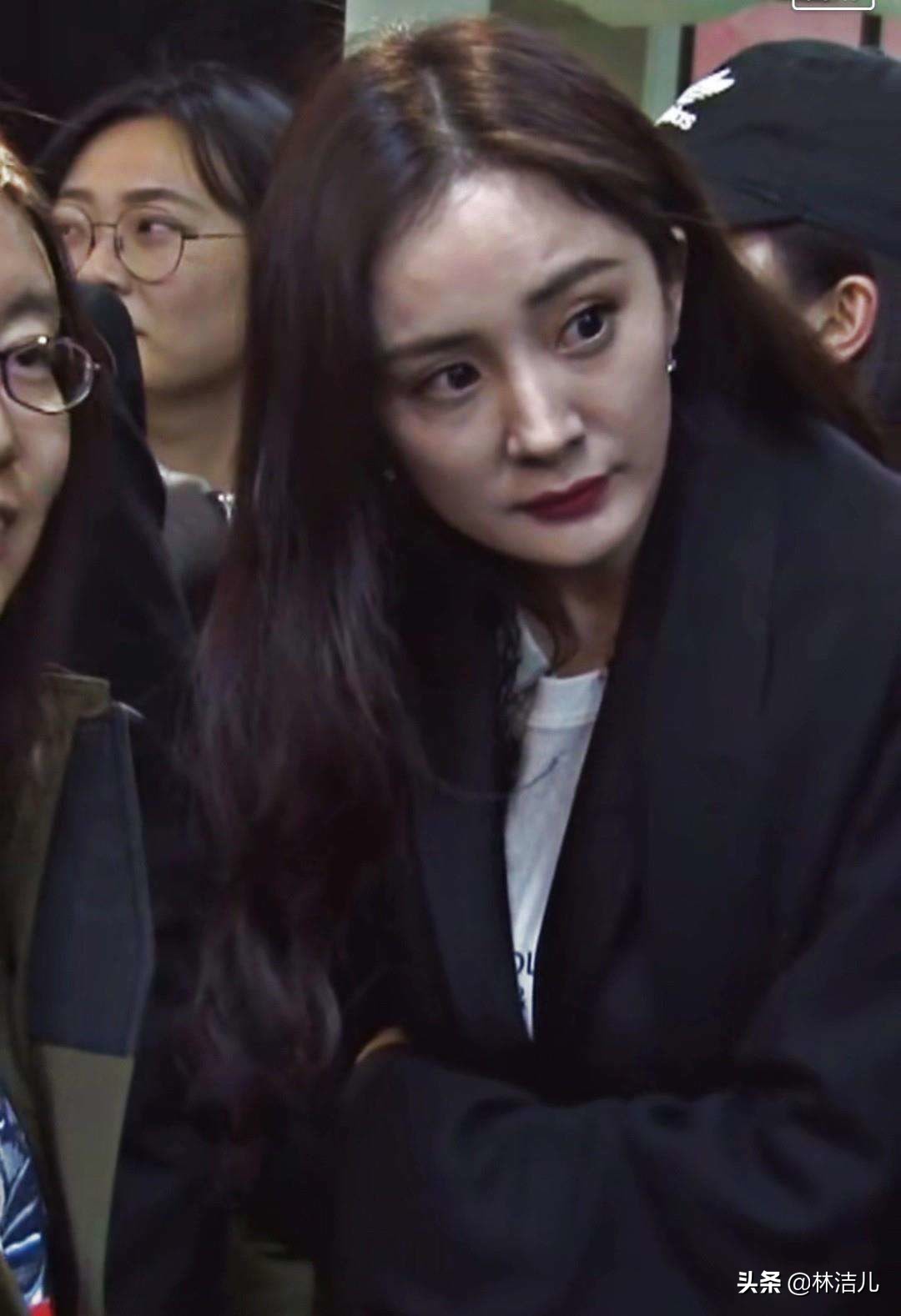杨幂的眼睛堪称是点睛之笔，画眼妆get这几点，才能修饰眼周暗沉