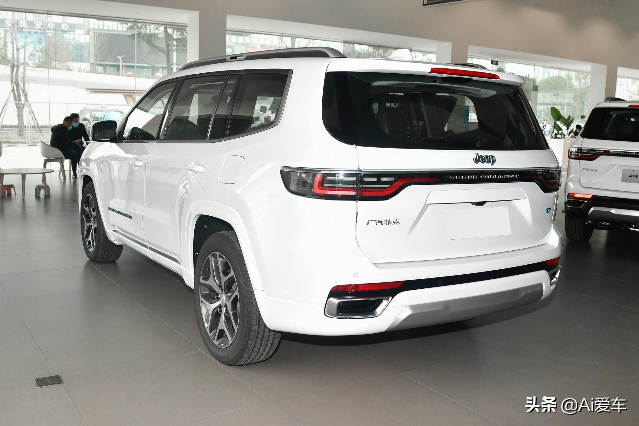 1.6L油耗的大JEEP，合资旗舰级大5座家用SUV，带你看大指挥官PHEV