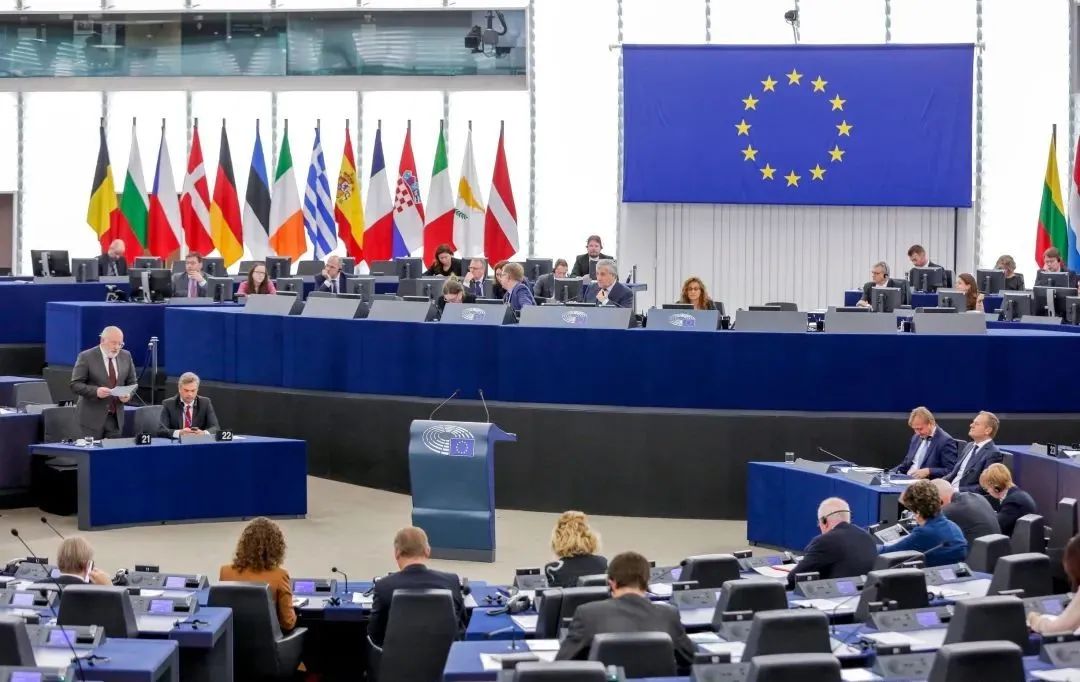 “油都烧不起！”涨麻了：家里没矿还能任性自驾吗？