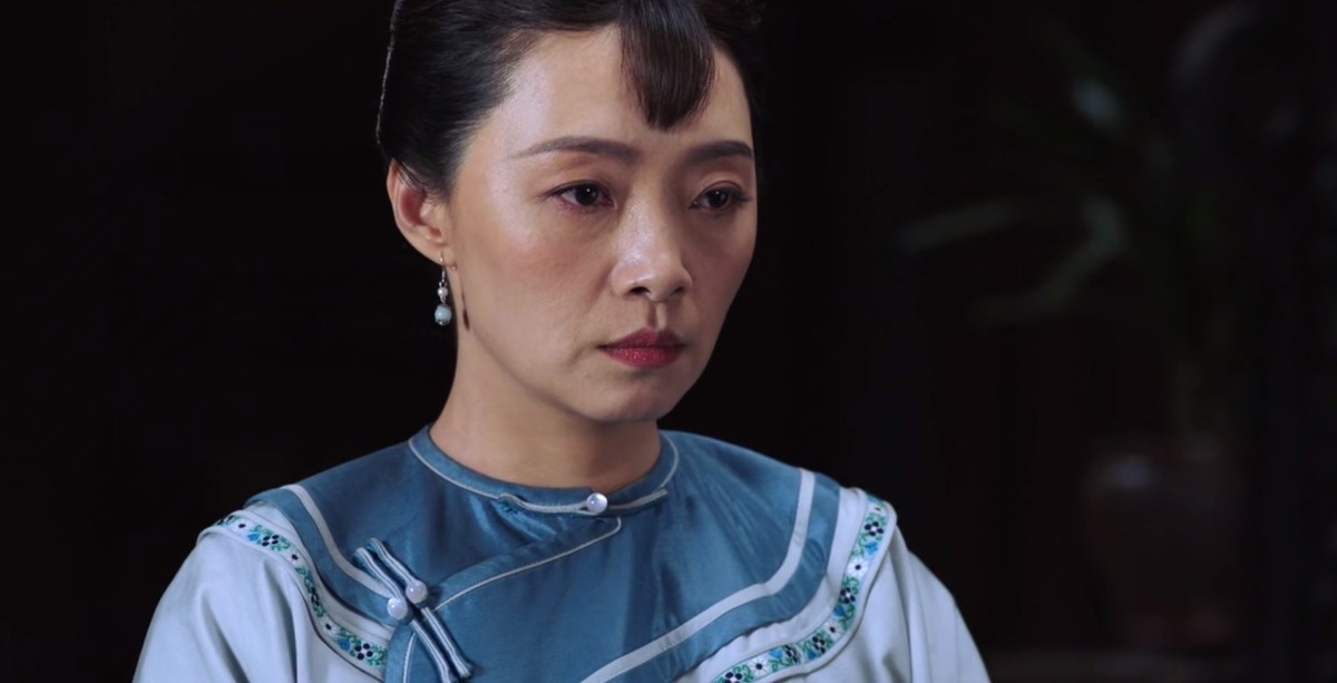 《亮剑》"秀芹"新剧大变样,烈焰红唇配民国装,40岁美出新高度