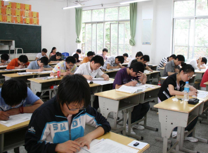 高考成绩和模拟考成绩相差多少？学姐说出答案，家长松了口气