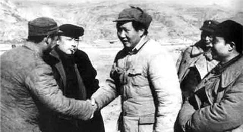 王震：没有毛主席就没有新中国，就没有你们这些将军