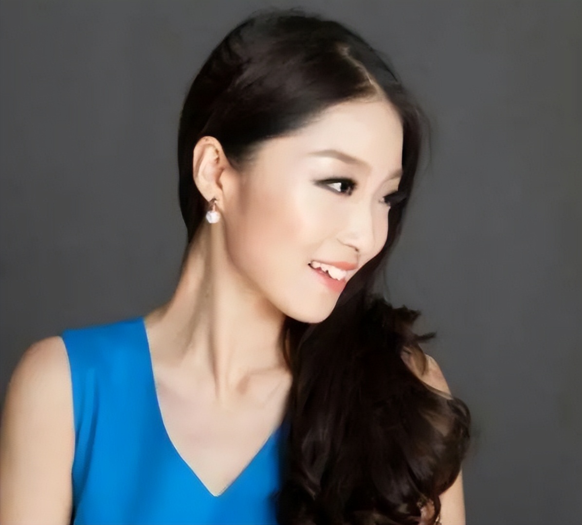 23岁当央视主播，2年后命丧男友刀下，她的人生太过悲剧