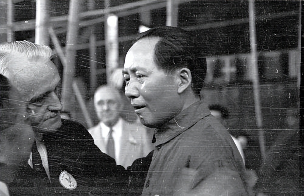 45年毛主席远赴重庆，中央派出“一虎二龙三鼠”，戴笠：谁是三叔
