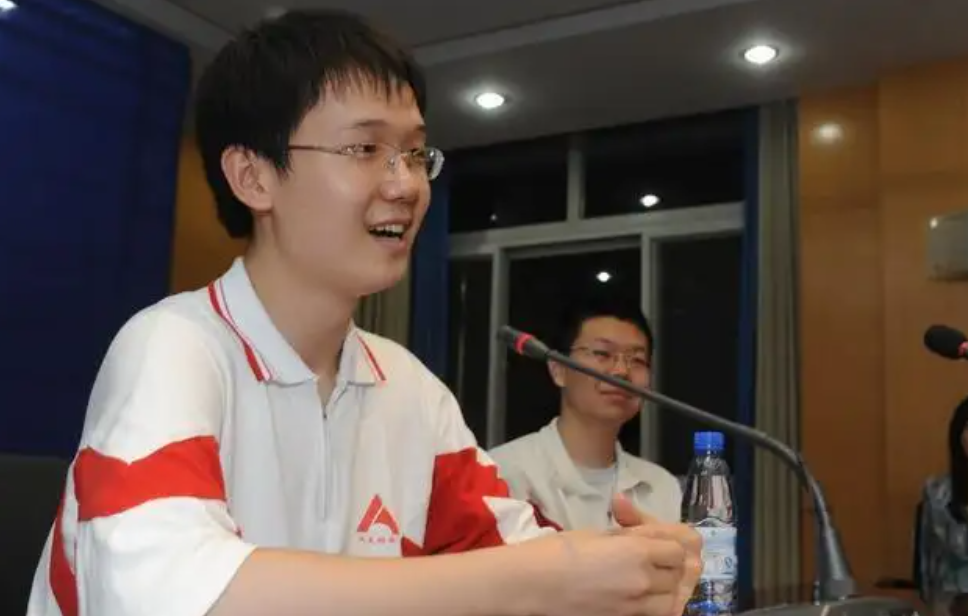 被11所美国大学拒收，高考703分无奈上清华，毕业后庆幸当年被拒