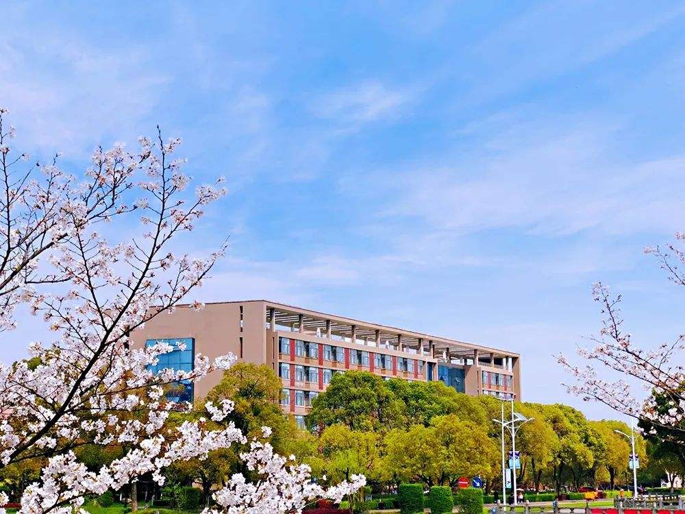 华东交通大学、东华理工大学：同在南昌的老牌高校，哪些专业好？