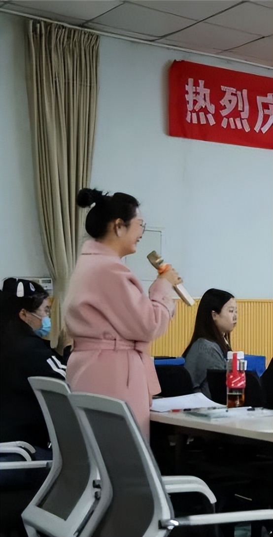 携手健康 向阳而生——天府新区煎茶小学开展教师心理健康培训讲座