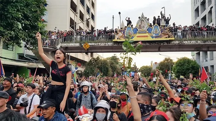 新人爱豆未出道就被要求退团;闵熙珍为何离开SM?