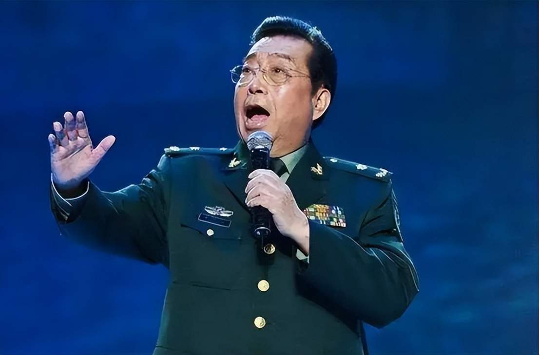 李双江长子李贺：弟弟李天一入狱后，他不计前嫌照顾父亲和继母