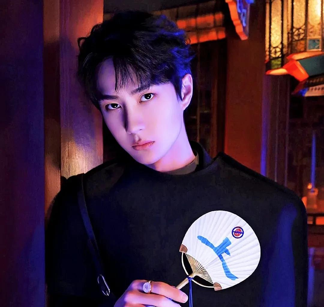 娱乐小八卦 唐嫣李易峰二搭 杨紫 杨幂 王一博 罗云熙 白鹿 龚俊 张艺兴