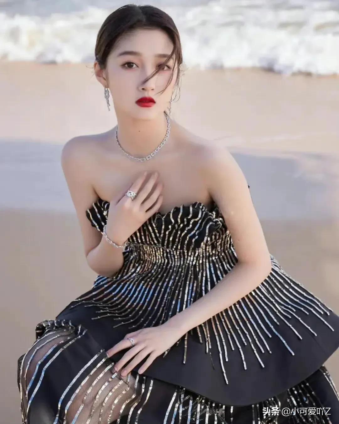 关晓彤美丽装扮图片