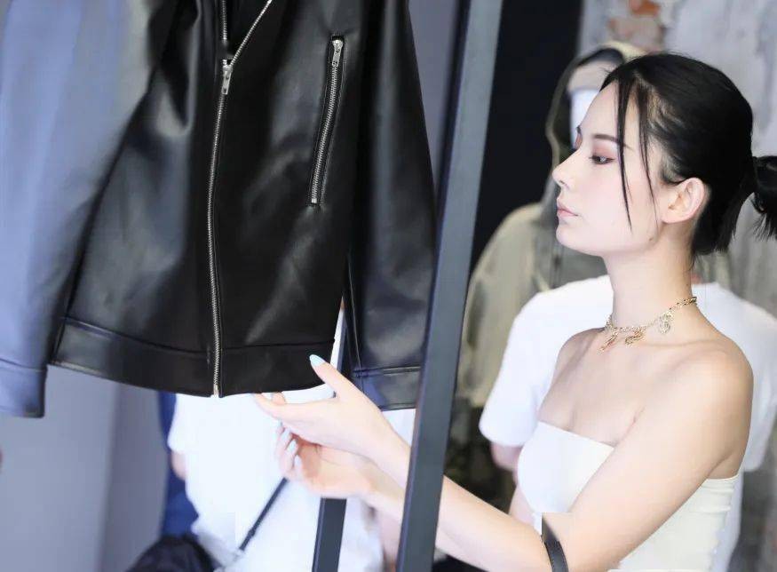 让潮流更“自由”，Haptex环保材料完美呈现设计师天才设想