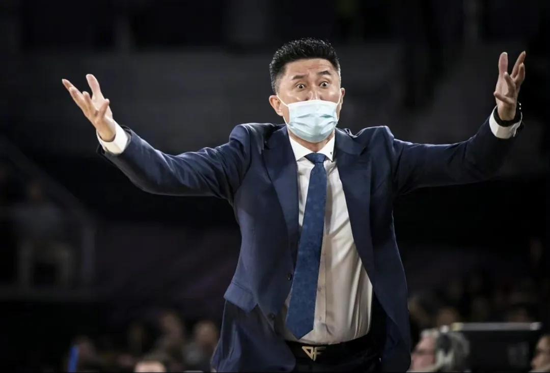 nba比分为什么结局会变(苏群发文揭露男篮惨败真因，后卫对抗普遍不足，弃高诗岩吃了大亏)