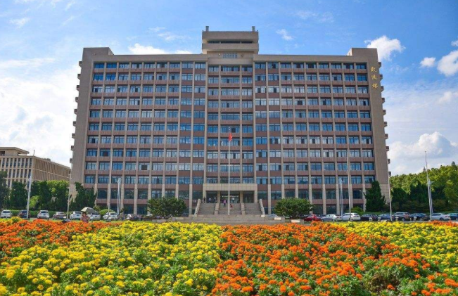 这所211大学很“憋屈”，就业率达90%，却常被认为是“普通大学”