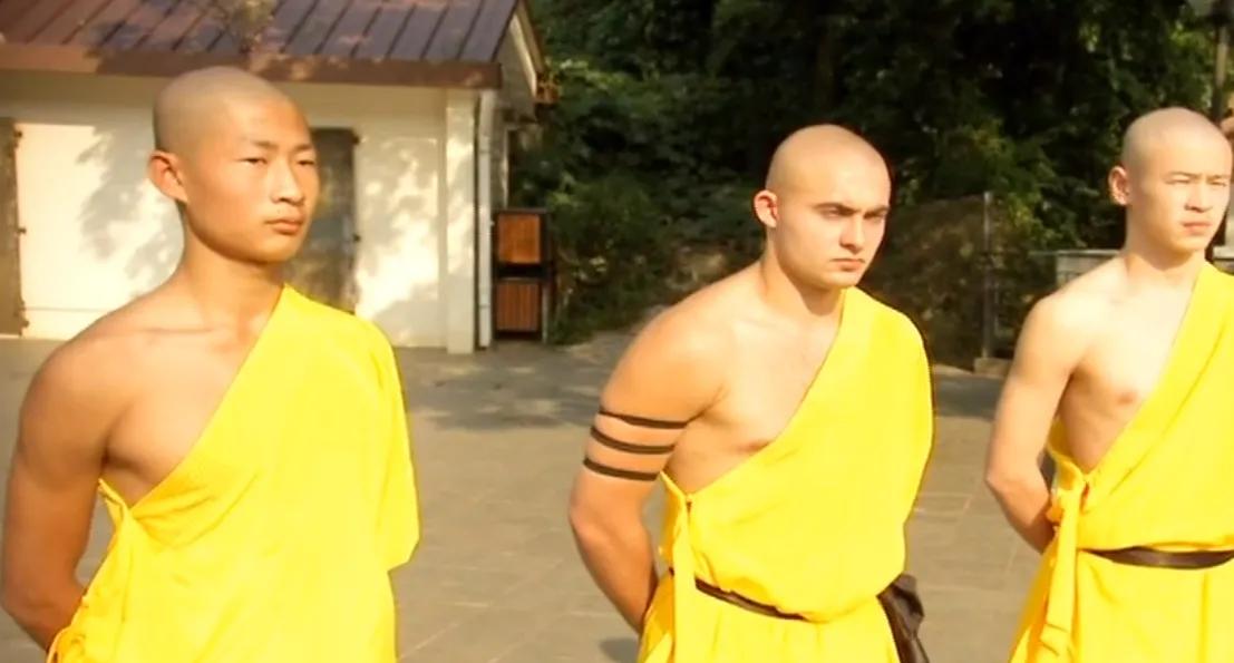 少林功夫有多神奇？英国混混被送到中国学功夫，仅需一周脱胎换骨