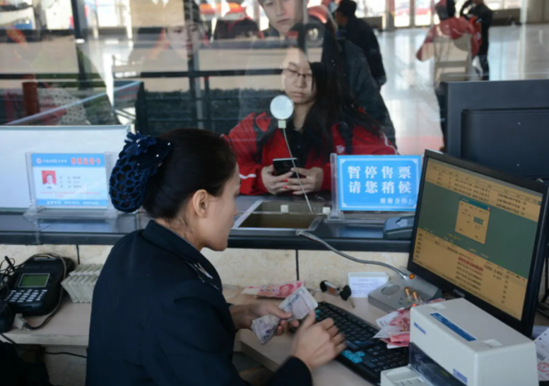 铁路局一职难求？这4个对口专业学生不要错过，上岗概率十拿九稳