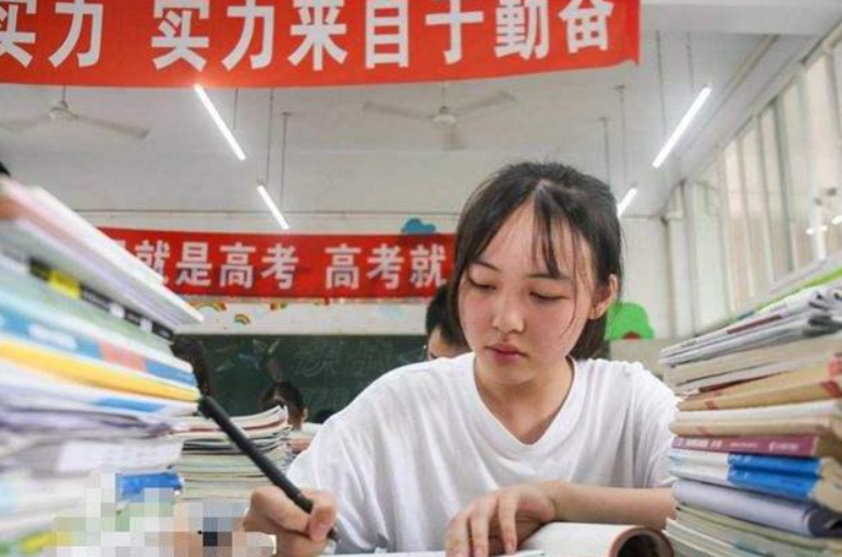 高考迎来调整，增加“身份要求”，2022届部分考生将无缘高考