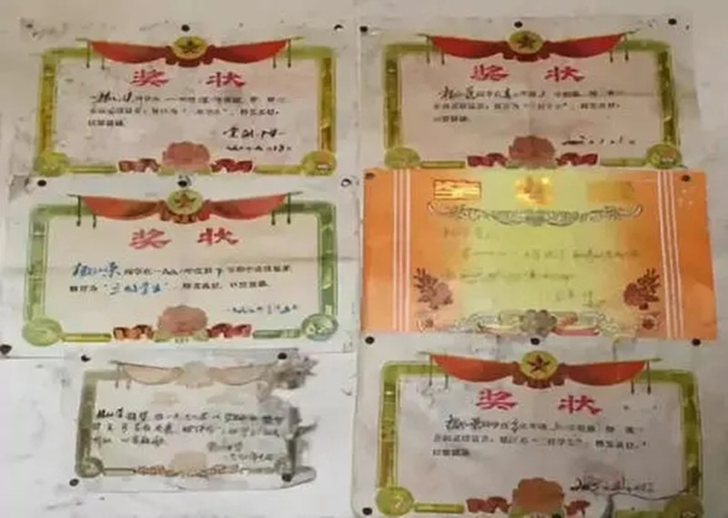 09年，高考状元杨仁荣留下短信神秘失踪，母亲身患癌症，苦寻9年