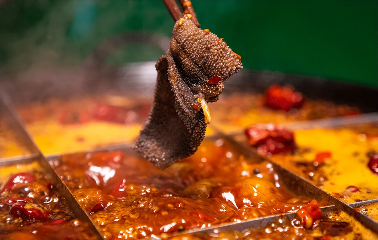 以为是慢性咽炎，却查出食管癌，慢性咽炎与食管癌有哪些区别？