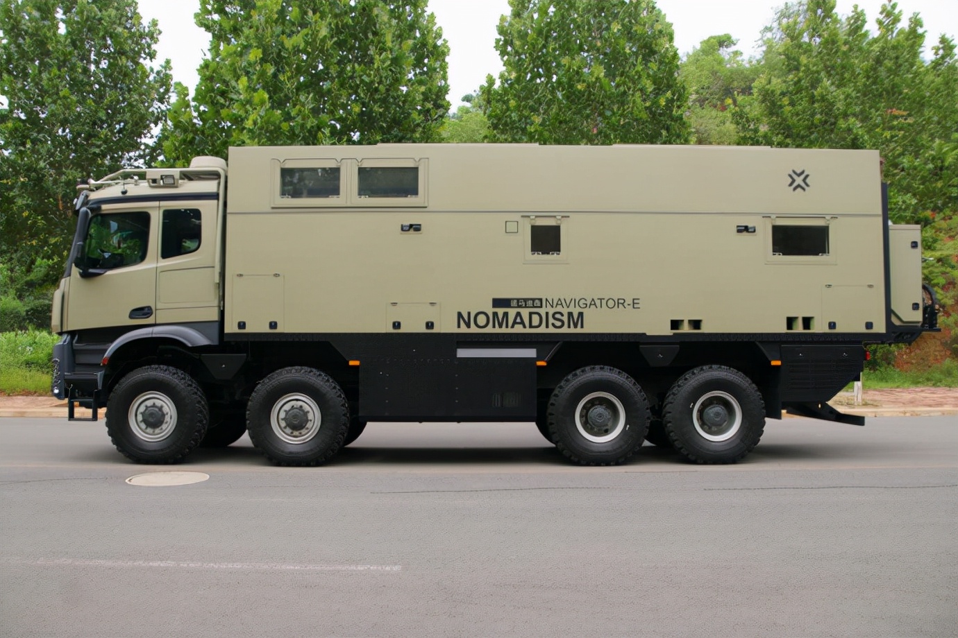 越野房车界天花板属于你的loft移动城堡诺马迪森领航者e