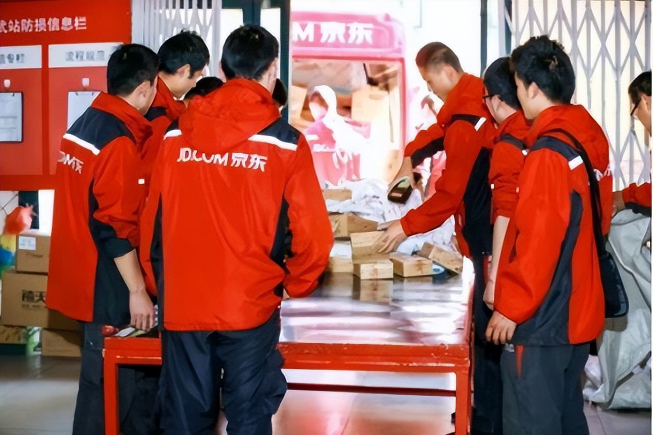 京东001号快递员金宜财：死心塌地送快递12年，刘强东给了他什么