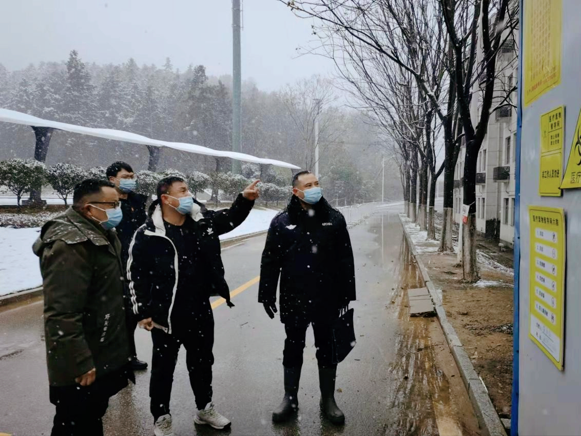 风雪中坚守的环保人