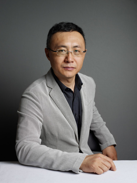 柳岩谢楠谈珧字读音引热议
