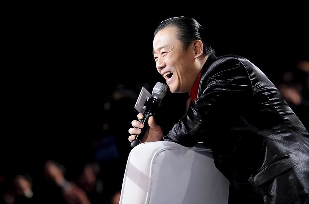 “跌下神坛”的周立波，和他突然“不红”的原因