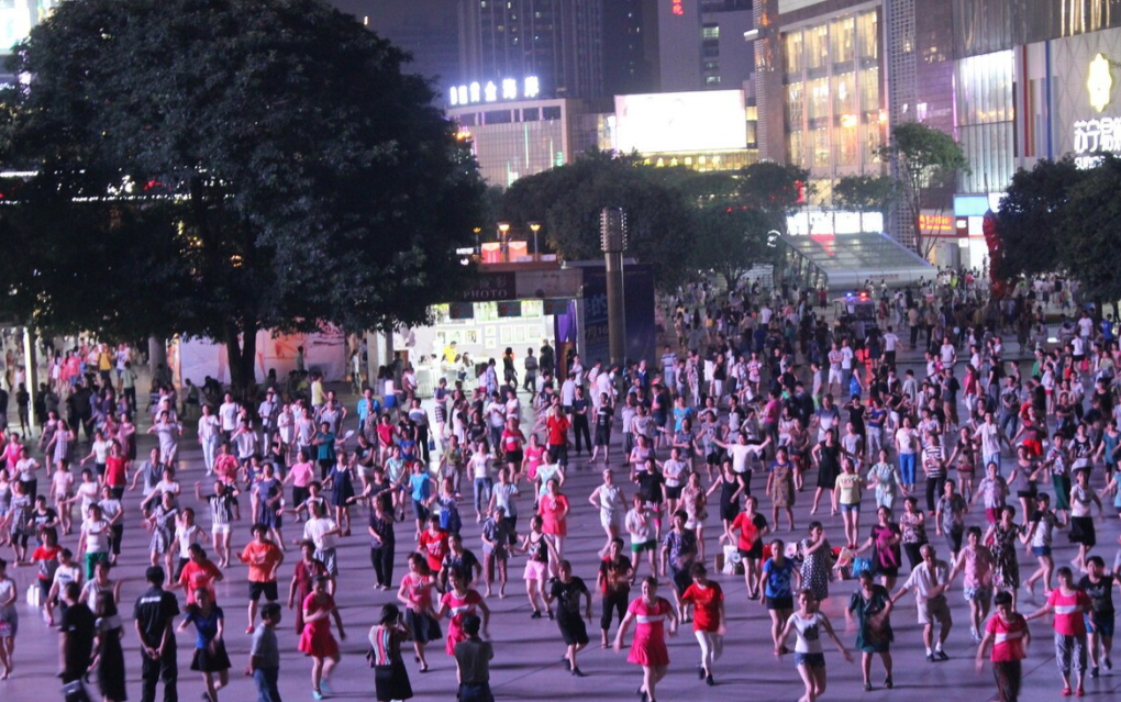 探访重庆第一魔楼：一个商业“城中村”的众生相