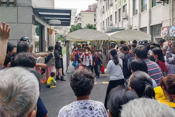 云南部分教育局公布，大中小学寒假时间确定，家长却“欲哭无泪”