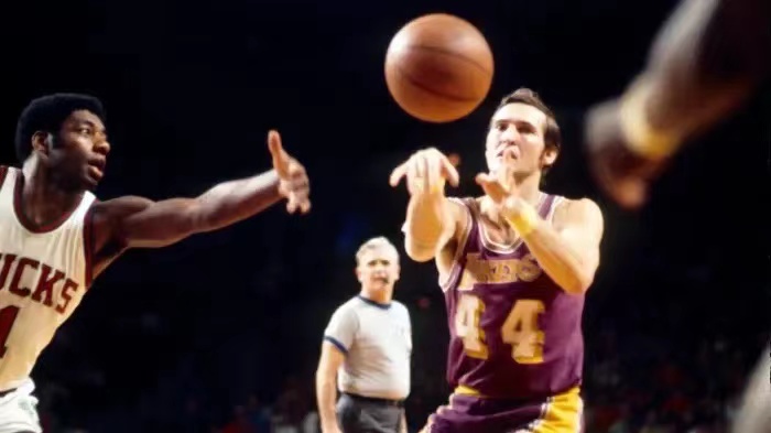 现役nba哪些球星在七十五大(NBA75周年75大球星，第75位-比尔-沙曼)