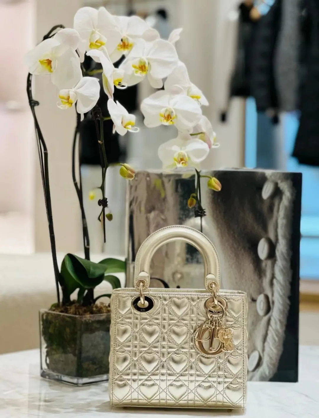 dior新年限定（dior节日限定日历）