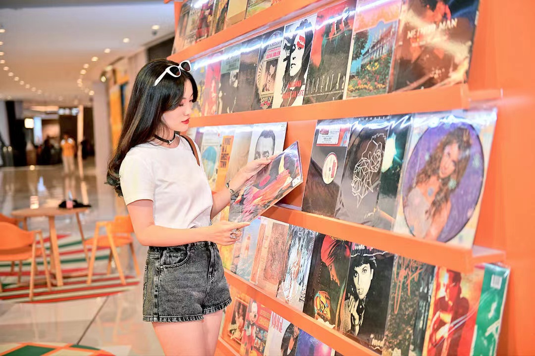 重庆IFS打造潮流音乐便利店 邀你共度微醺一夏