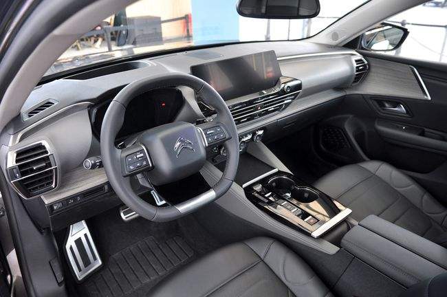 神龙汽车公布2021年销量：同比涨100%，凡尔赛成最畅销车型