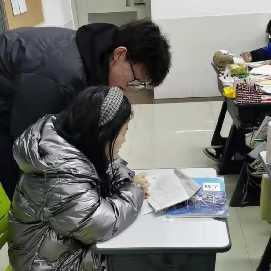 只争朝夕，全力以赴 | 高二年级学业水平考试进行中