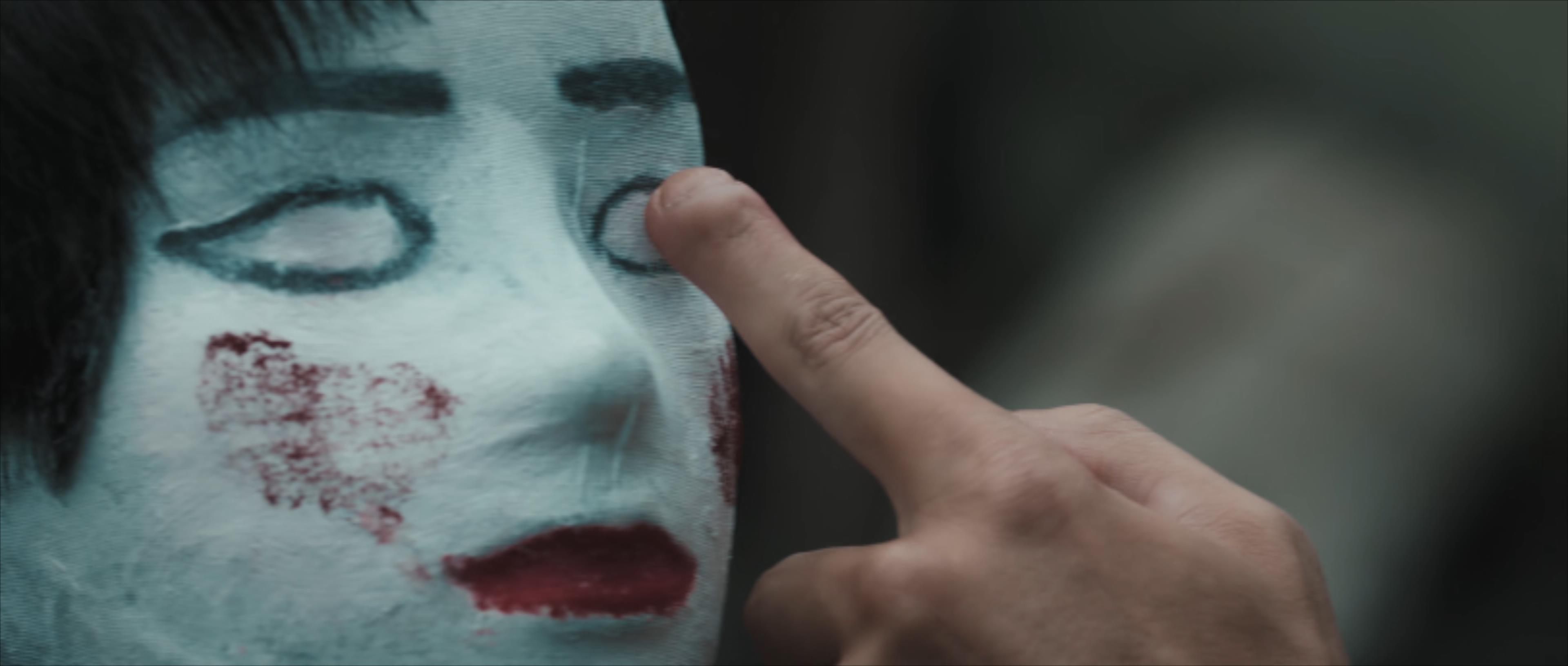 刚把二瘸子送走,不信鬼神的老教书先生在众人眼前自燃.