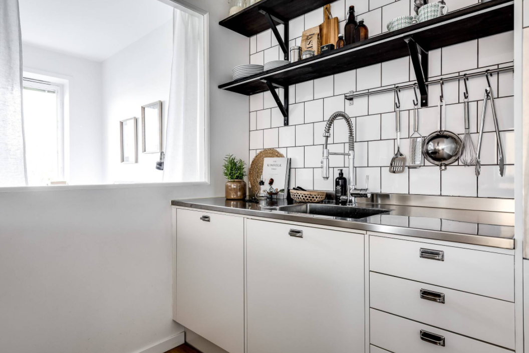 橱柜台面不一定要用石英石,聪明人都选不锈钢,便宜又耐用