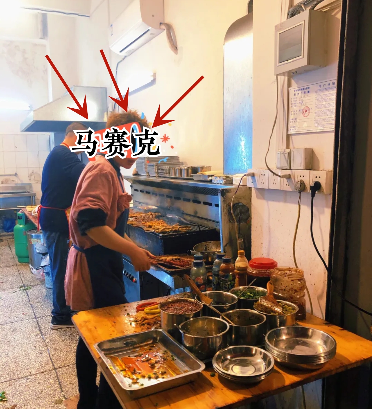“不吃就给我爬！”重庆南坪网红烧烤，号称“天花板”，态度恶劣