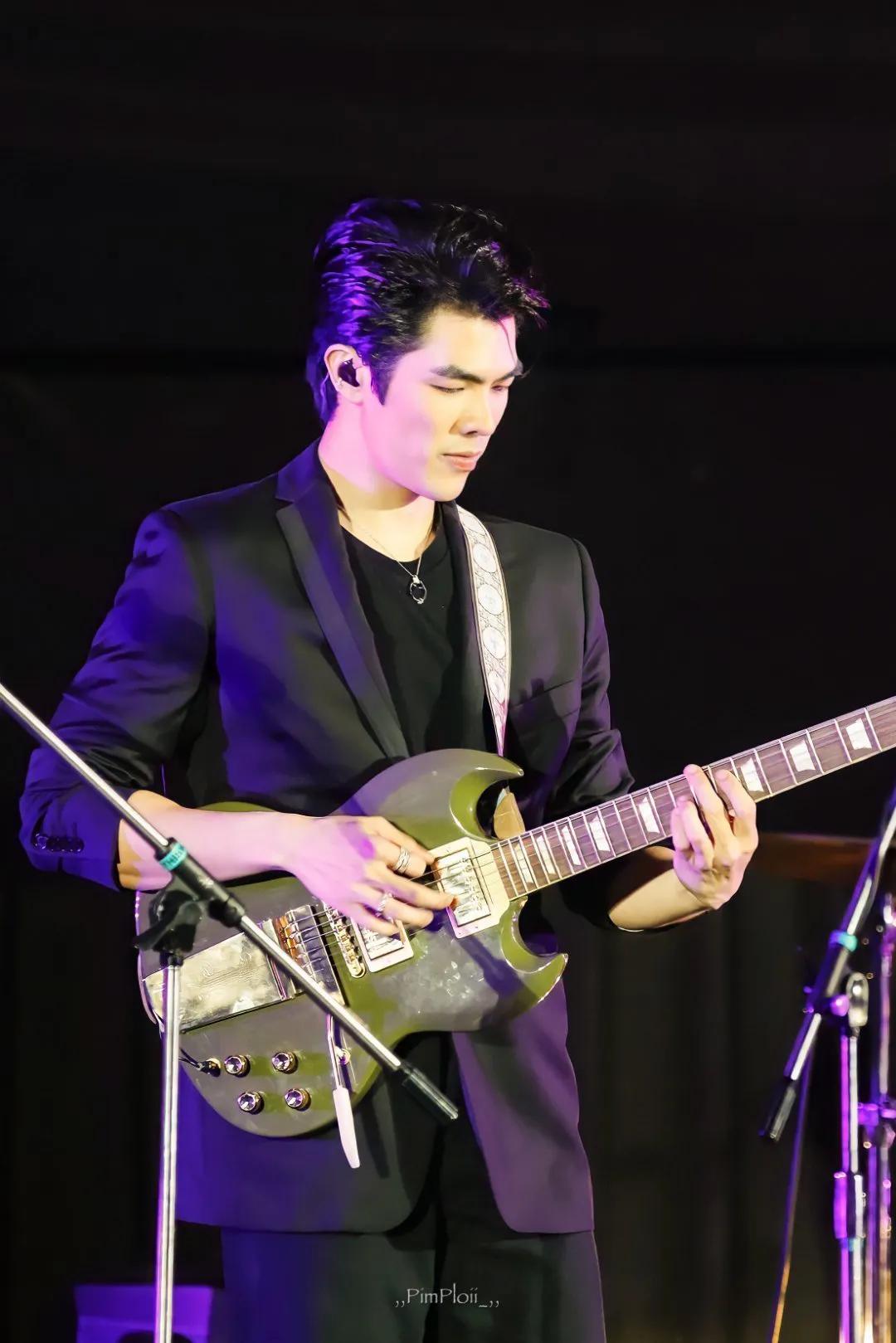 戏里戏外的都是少爷的“张泽毅”