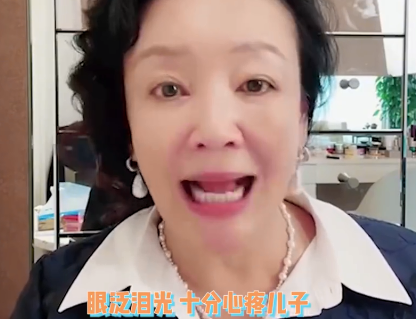 “曲终人散”的人生：大S一家忙着晒幸福，汪小菲满脸憔悴又孤单