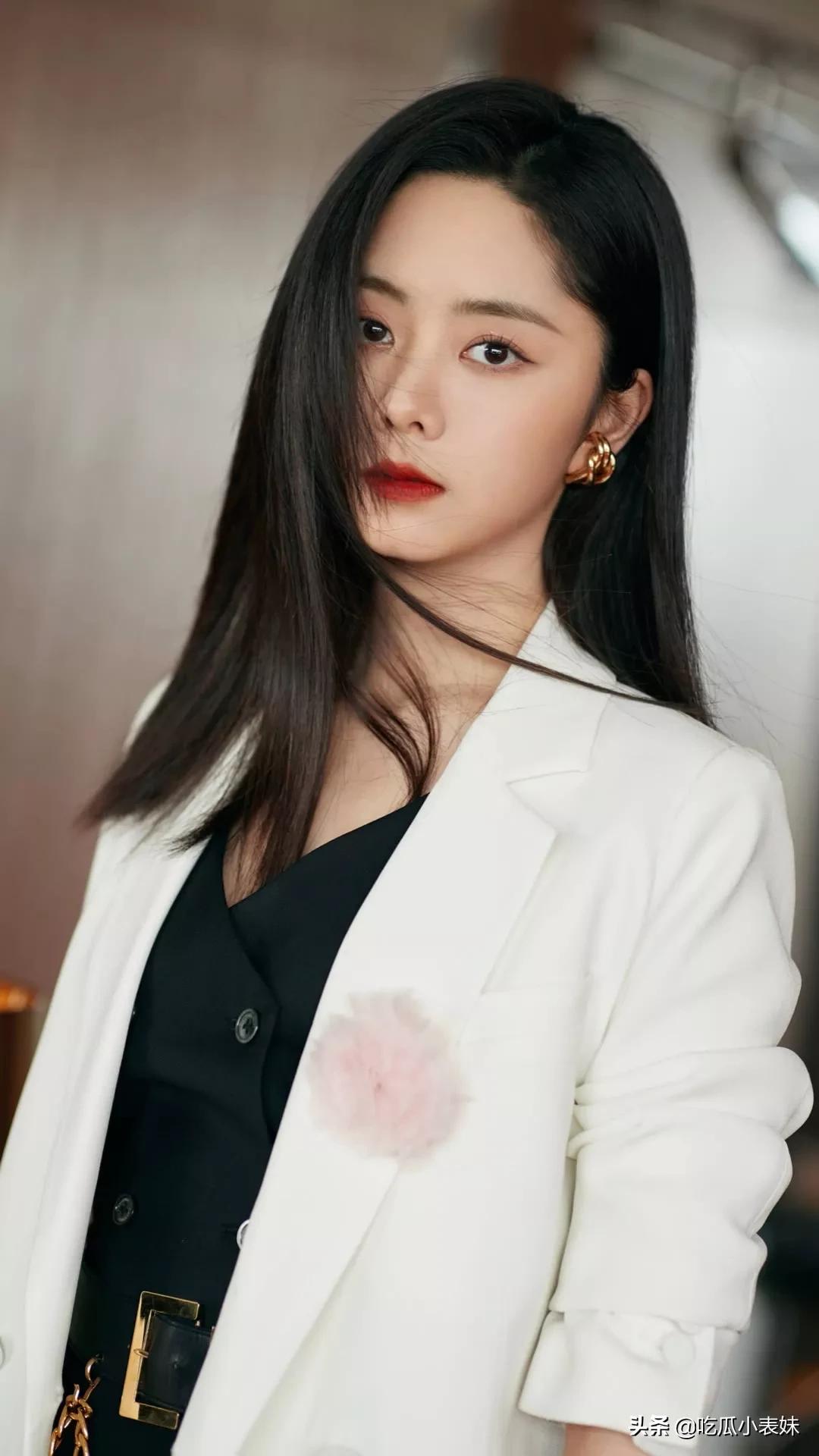 谭松韵，迷人的娃娃脸，清新灵动，甜美可爱