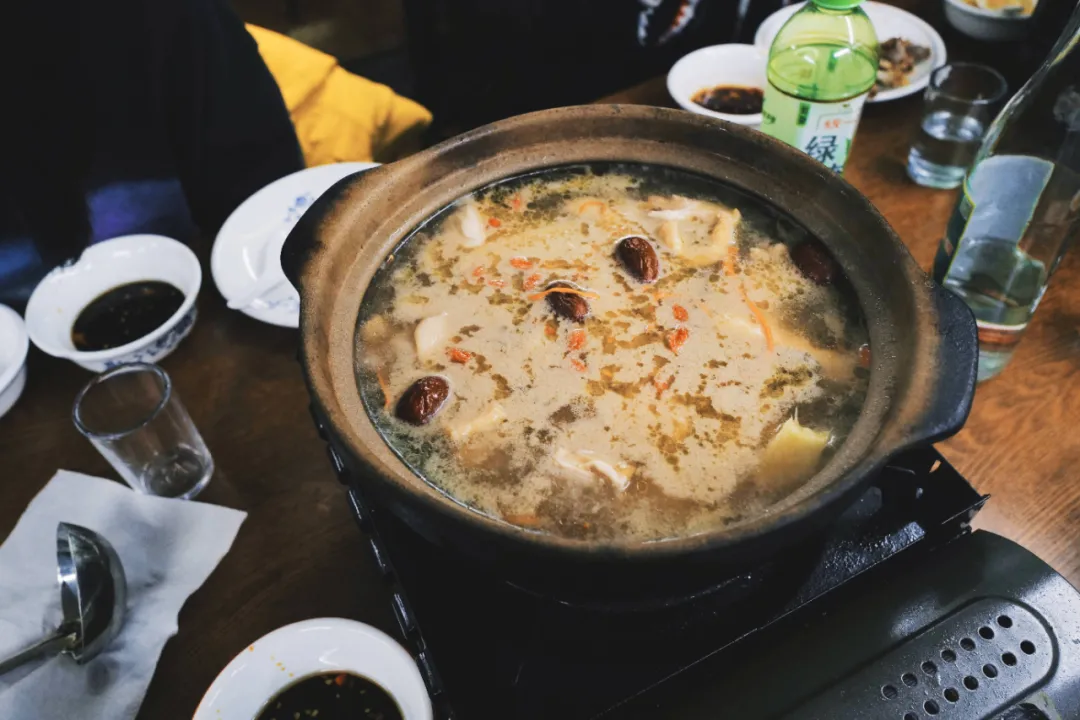 去年喝到的最佳鸡汤，天天都在排队