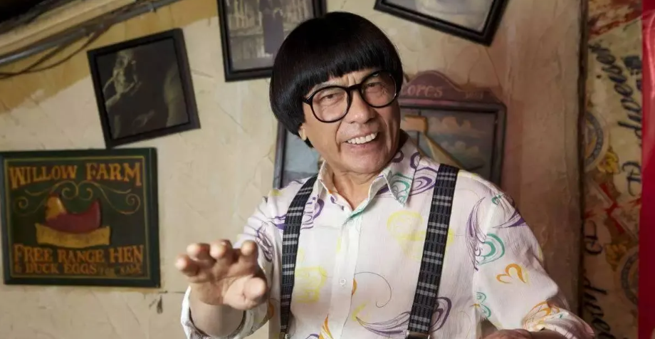 2017年，猪哥亮去世，生前背上数亿赌债，与女儿谢金燕互曝丑闻